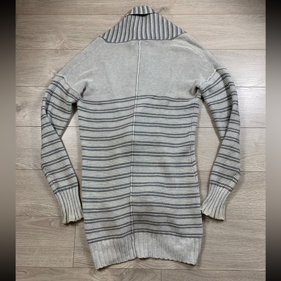 Banana Republic Grey Striped Long Thick Knit Cardigan - Picture 2 of 10